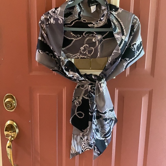 Dennis Basso Status scarf/wrap